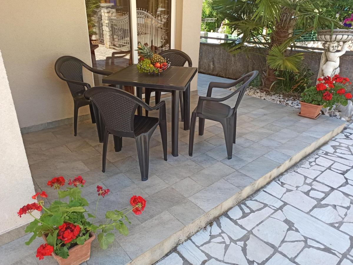 Villa Rea Malinska Bagian luar foto
