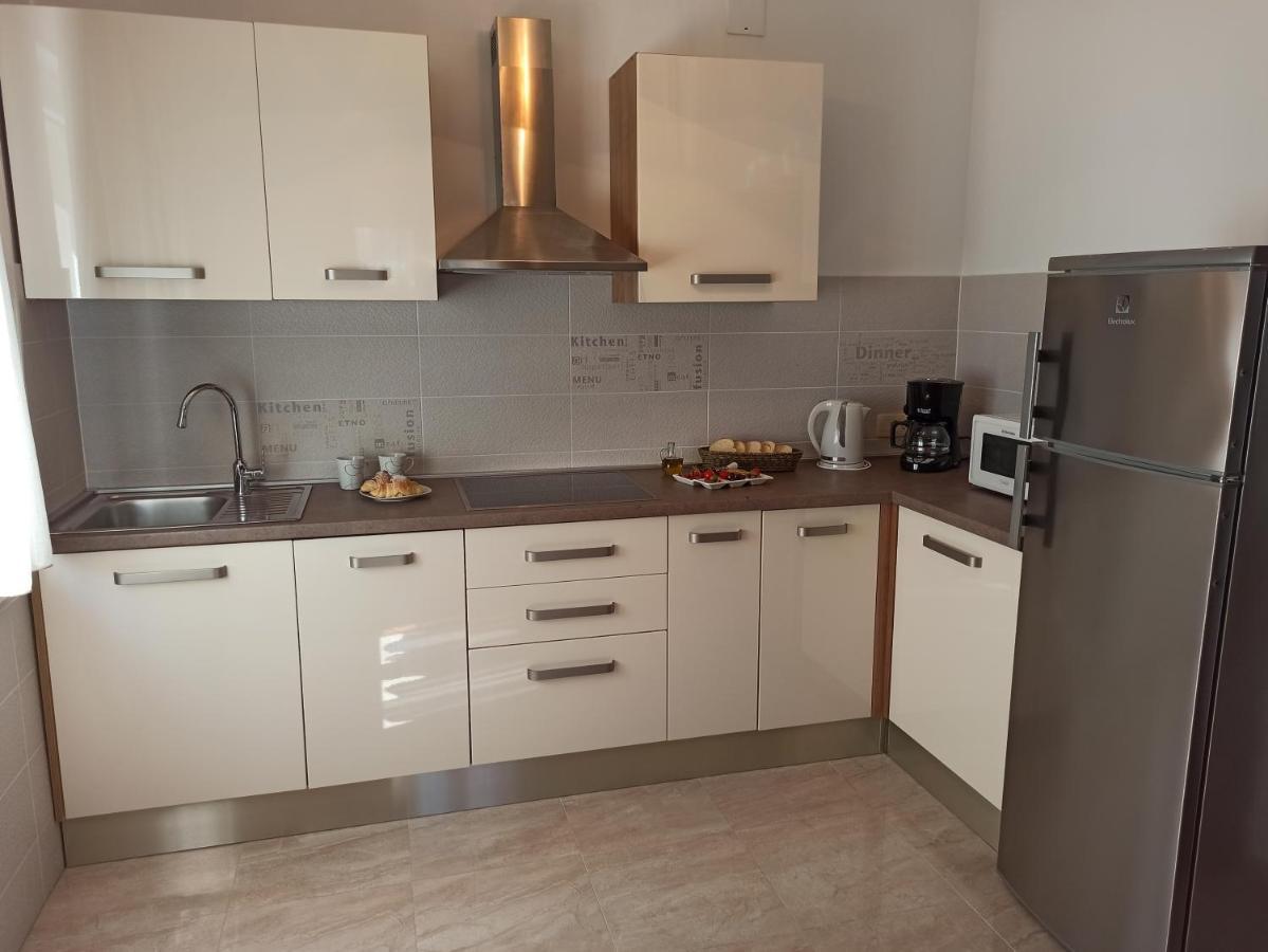 Villa Rea Malinska Bagian luar foto
