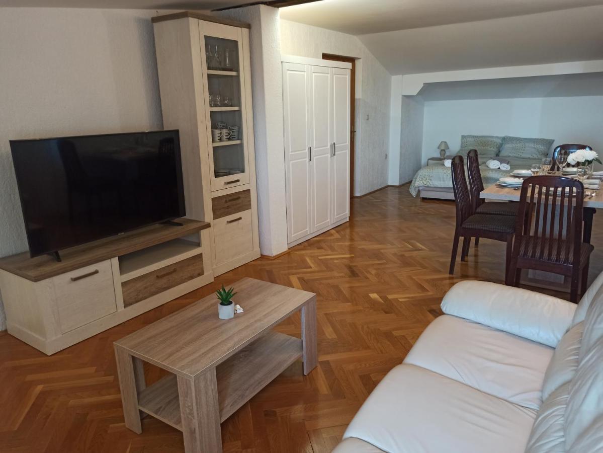 Villa Rea Malinska Bagian luar foto