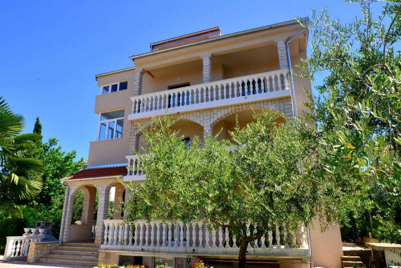 Villa Rea Malinska Bagian luar foto